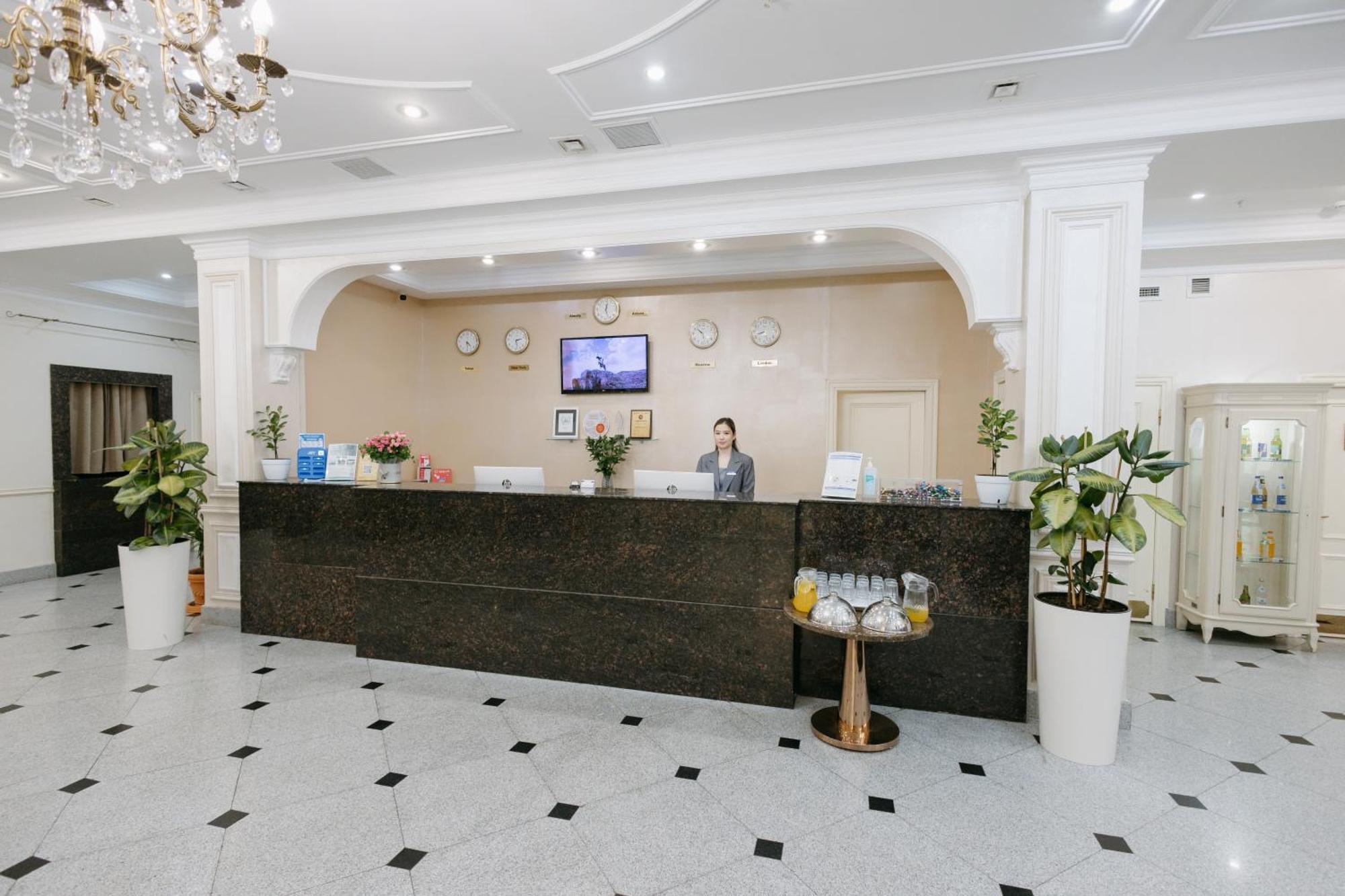 Kazzhol Hotel Astana Exterior foto
